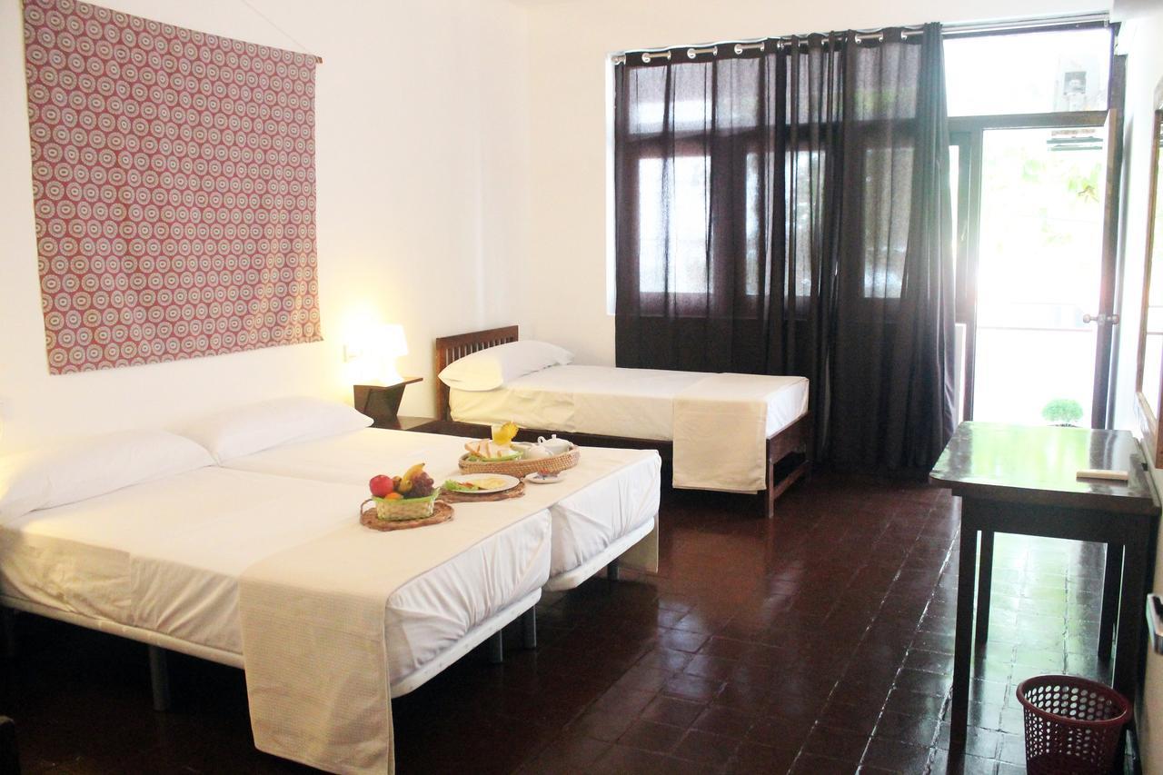 Coral Seas Beach Hikkaduwa Bagian luar foto