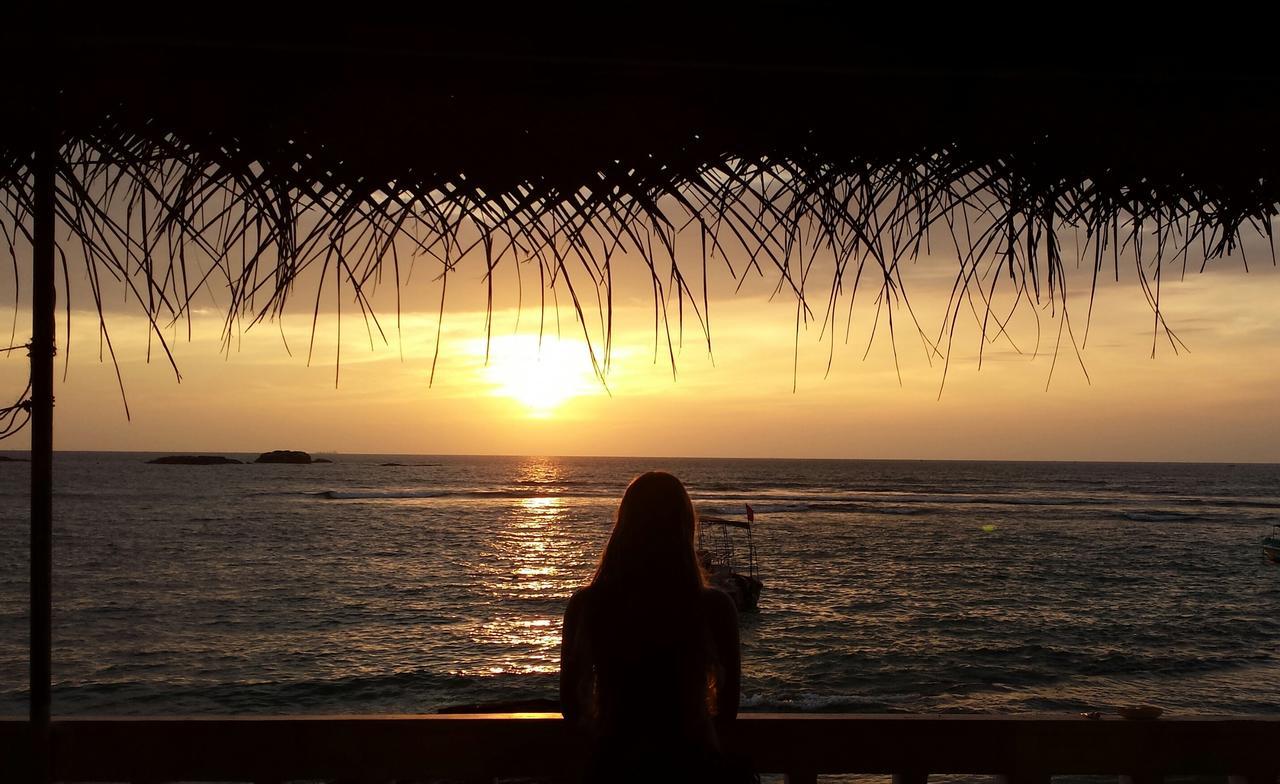 Coral Seas Beach Hikkaduwa Bagian luar foto