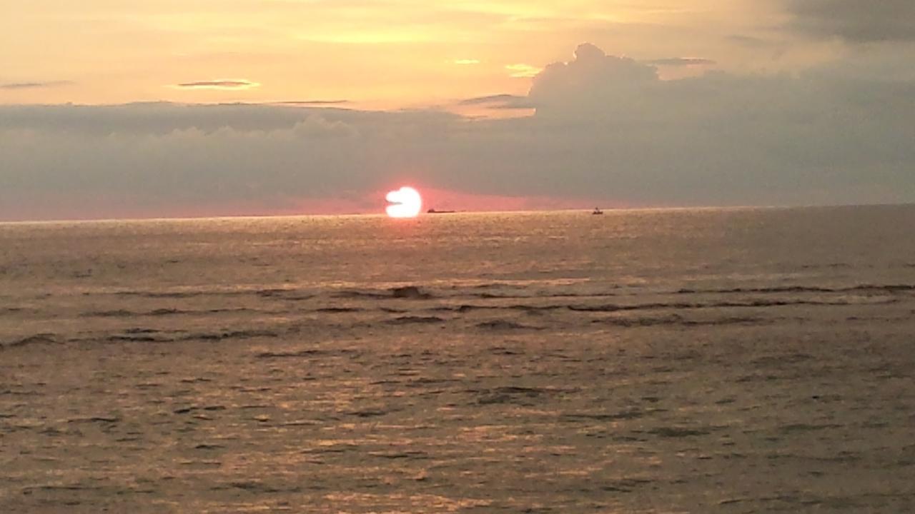 Coral Seas Beach Hikkaduwa Bagian luar foto