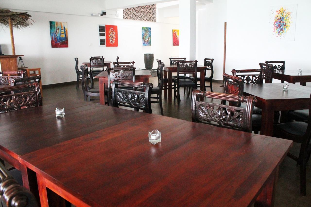 Coral Seas Beach Hikkaduwa Bagian luar foto