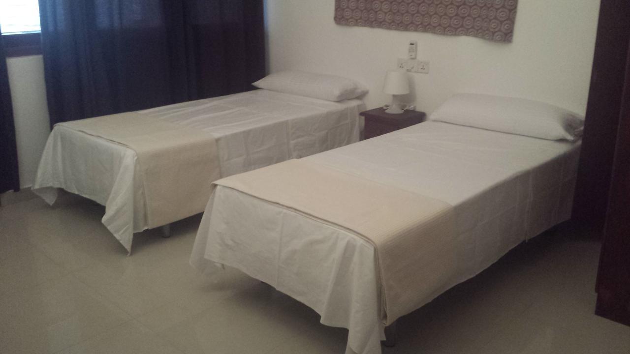 Coral Seas Beach Hikkaduwa Bagian luar foto