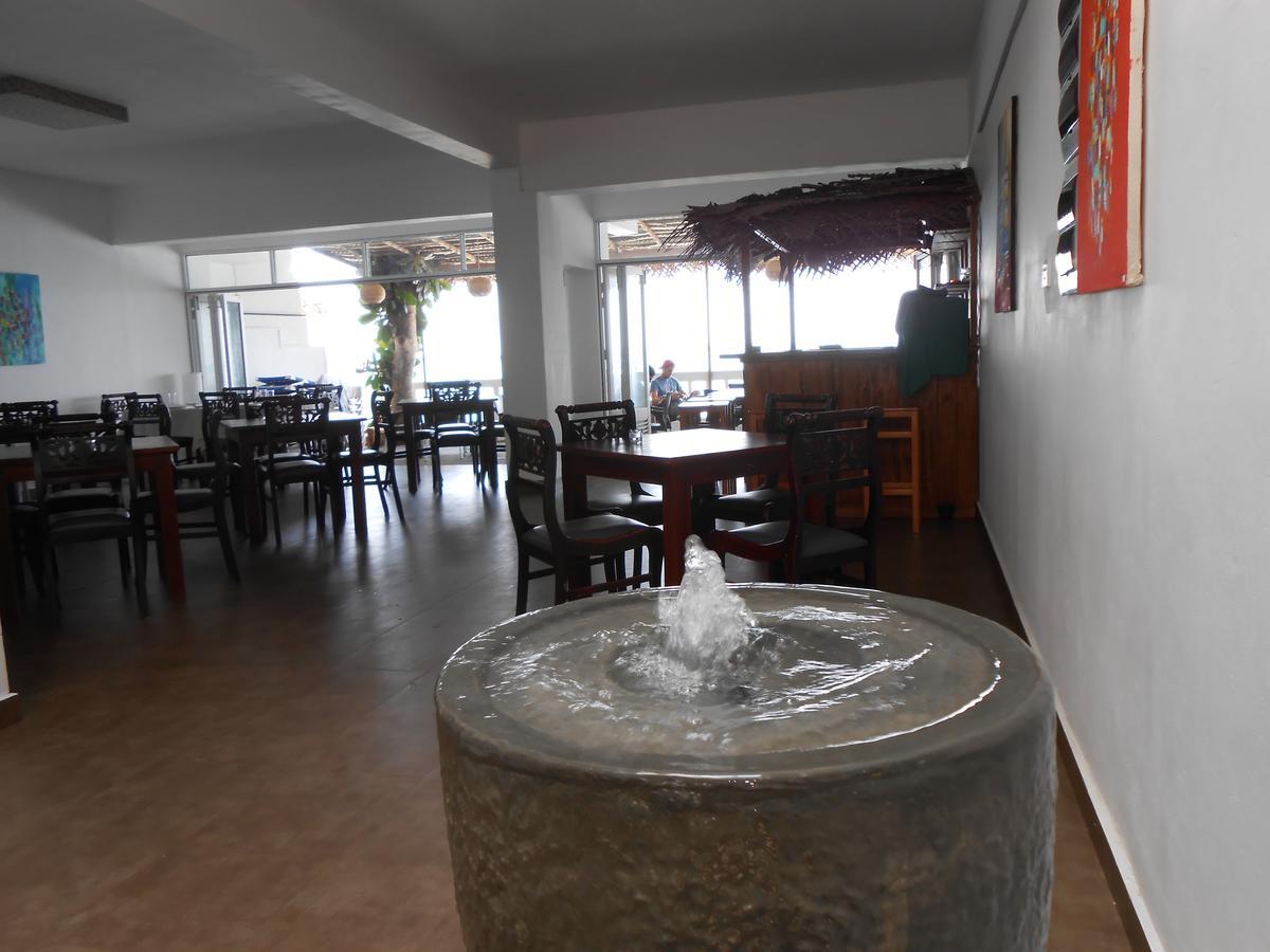 Coral Seas Beach Hikkaduwa Bagian luar foto