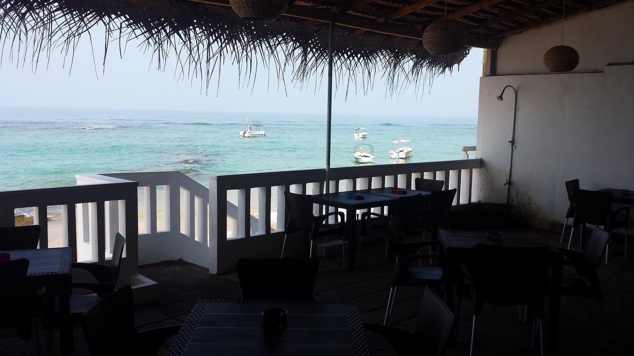 Coral Seas Beach Hikkaduwa Bagian luar foto