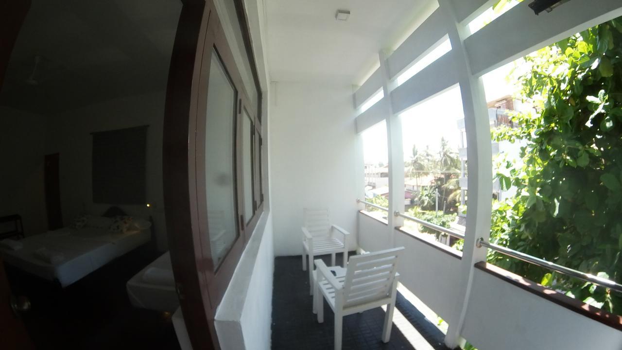 Coral Seas Beach Hikkaduwa Bagian luar foto