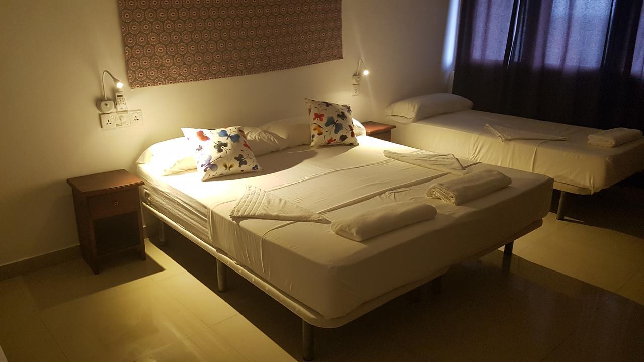 Coral Seas Beach Hikkaduwa Bagian luar foto