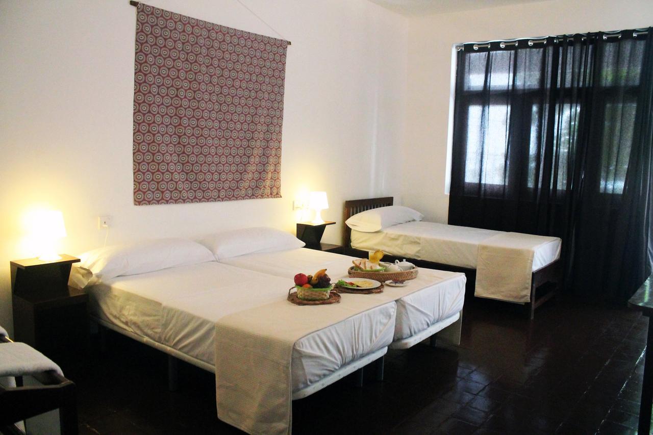 Coral Seas Beach Hikkaduwa Bagian luar foto