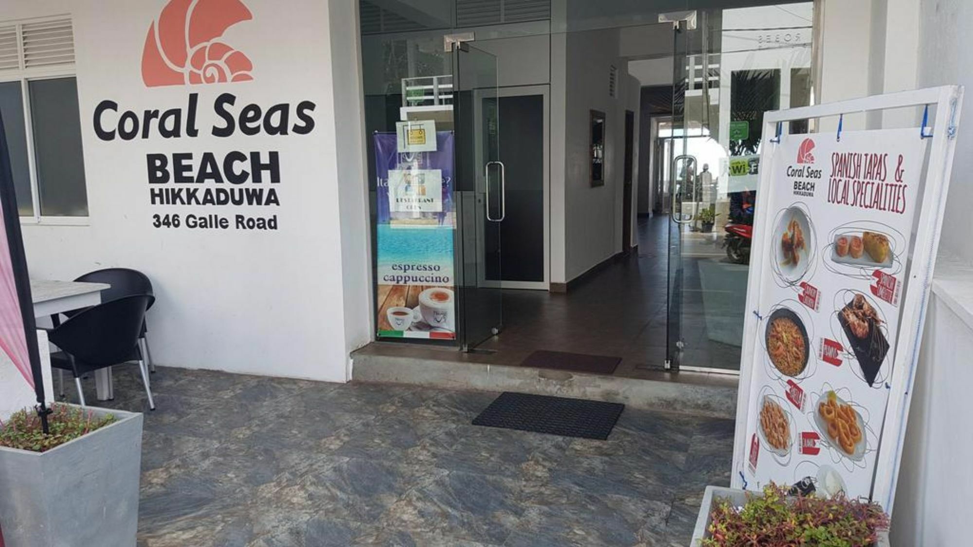 Coral Seas Beach Hikkaduwa Bagian luar foto