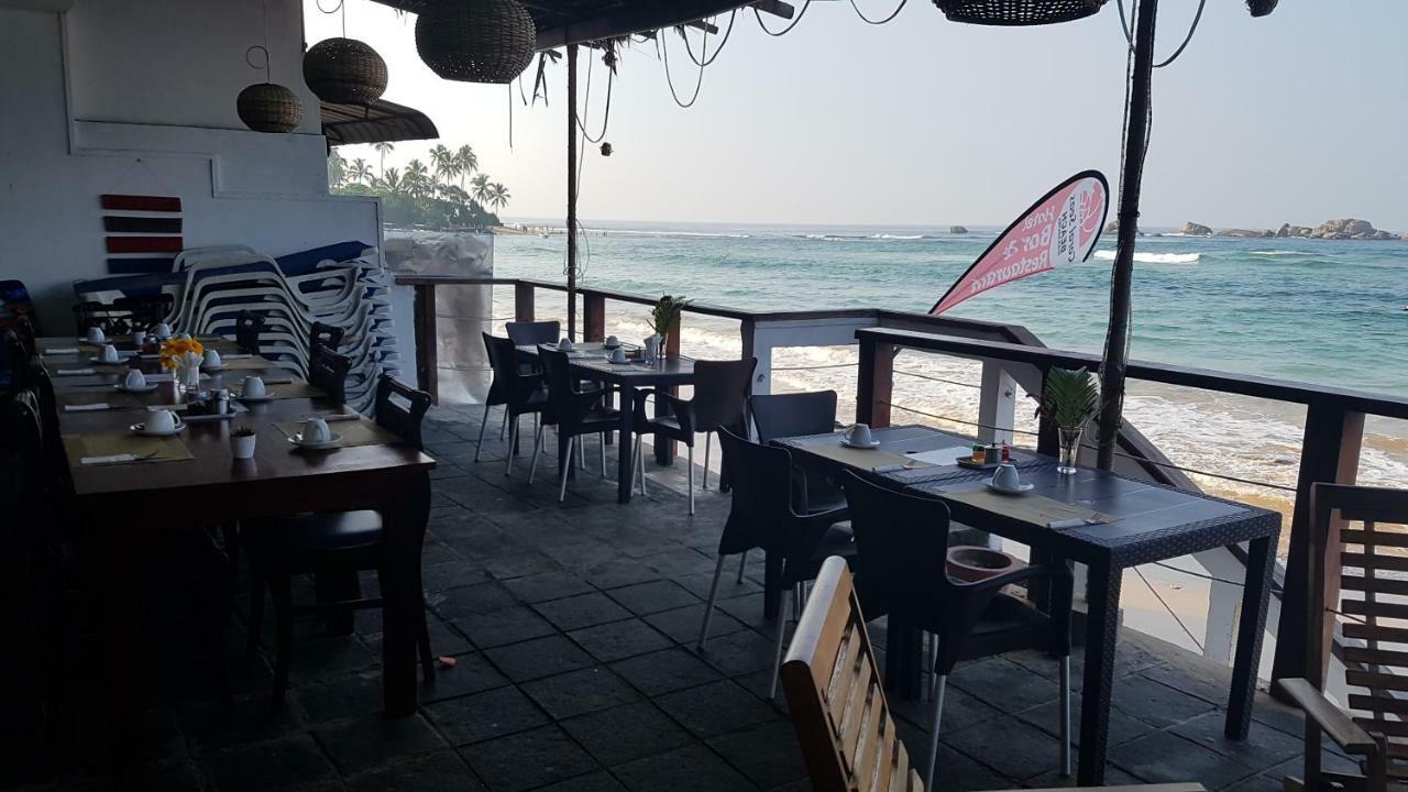 Coral Seas Beach Hikkaduwa Bagian luar foto